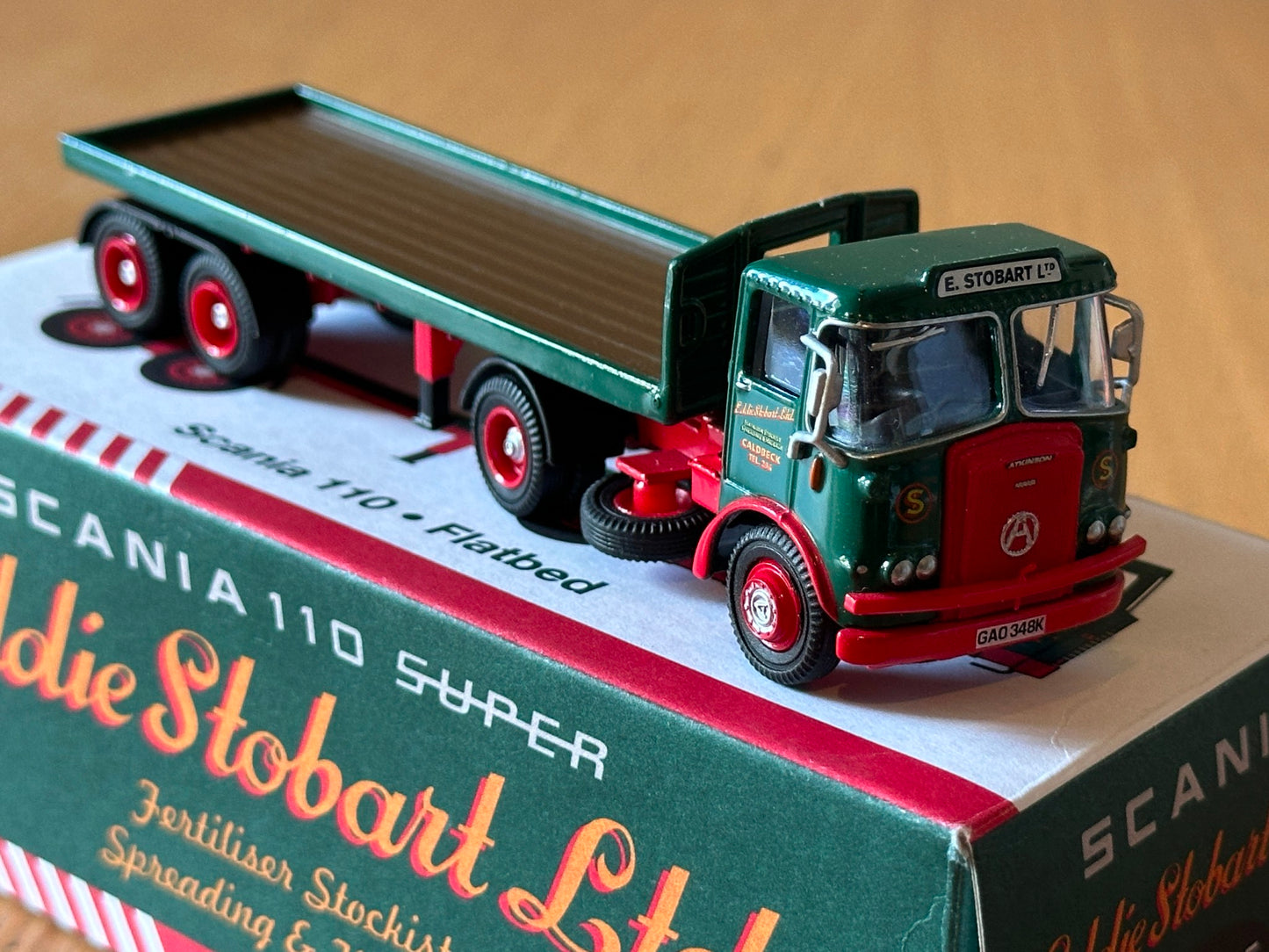 Atlas Editions OO Gauge Eddie Stobart - Scania 110 Flatbed