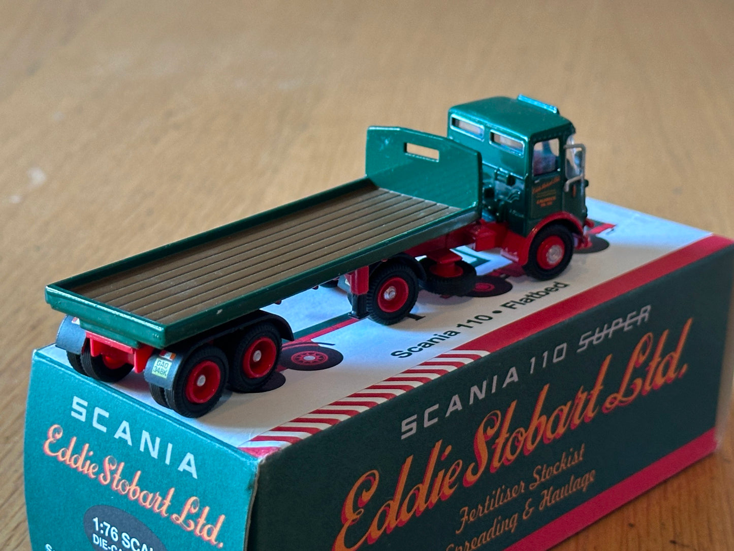 Atlas Editions OO Gauge Eddie Stobart - Scania 110 Flatbed