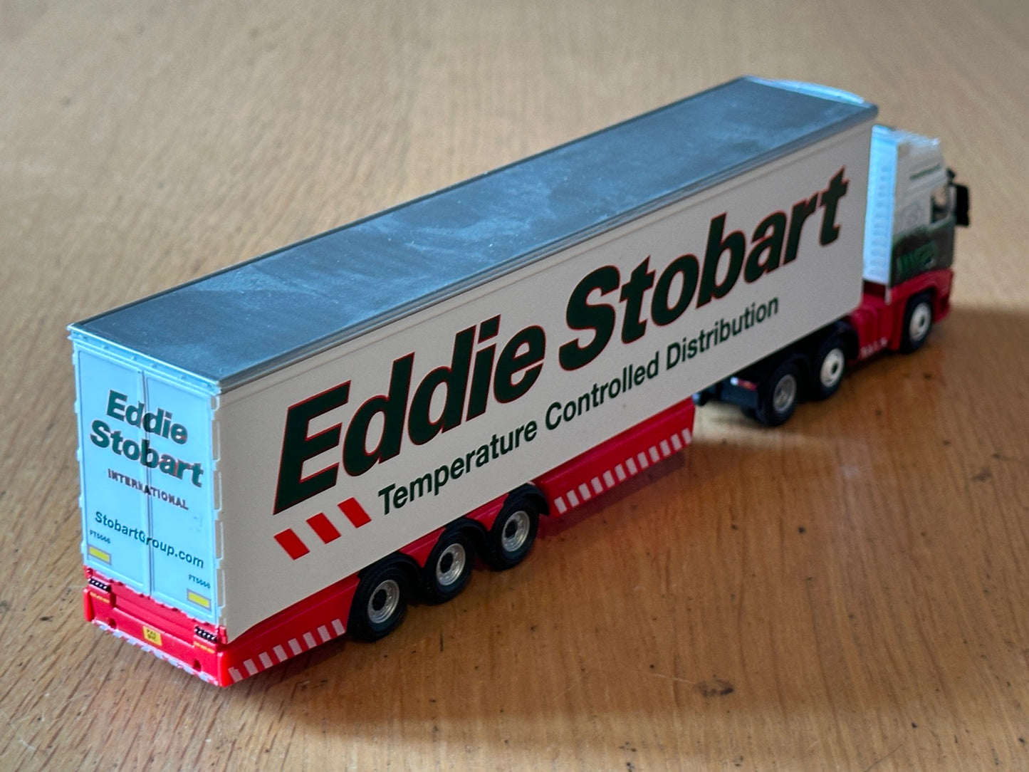 Atlas OO Gauge H4663 Eddie Stobart - Volvo FH Refrigerated Trailer - Emma Jade