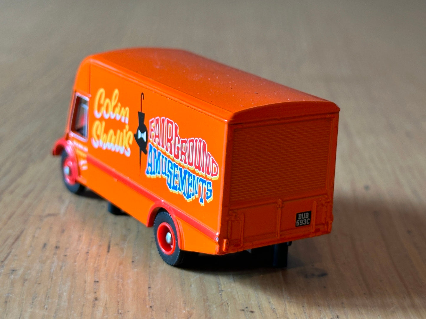 Atlas Editions OO Gauge - Austin "Noddy" Van - 'Colin Shaw's Amusements'