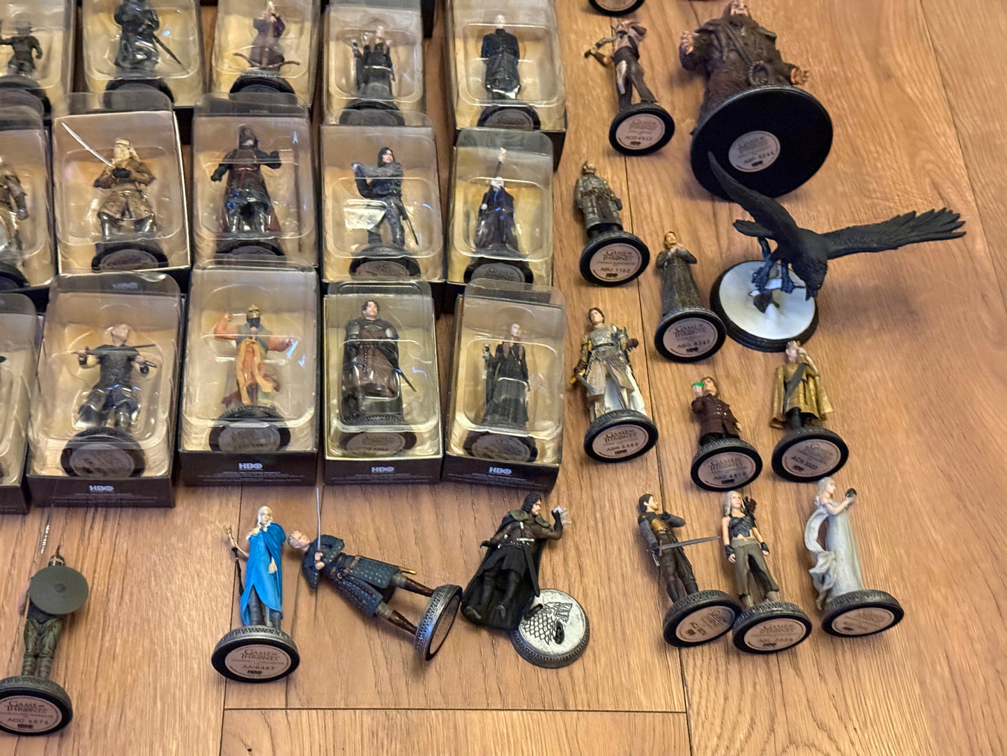Auction - Large lot of 60 Eaglemoss Game of Thrones Figures & Magazines