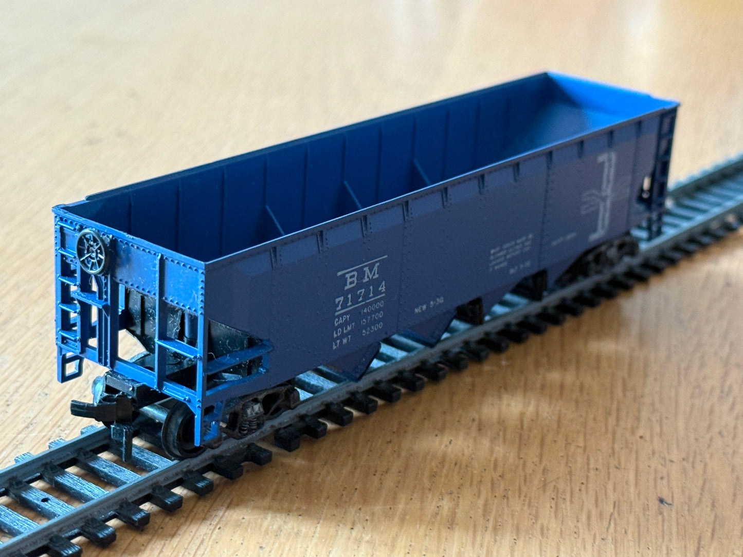 Roco or Athearn HO Scale - Boston & Maine BM 71714 Hopper
