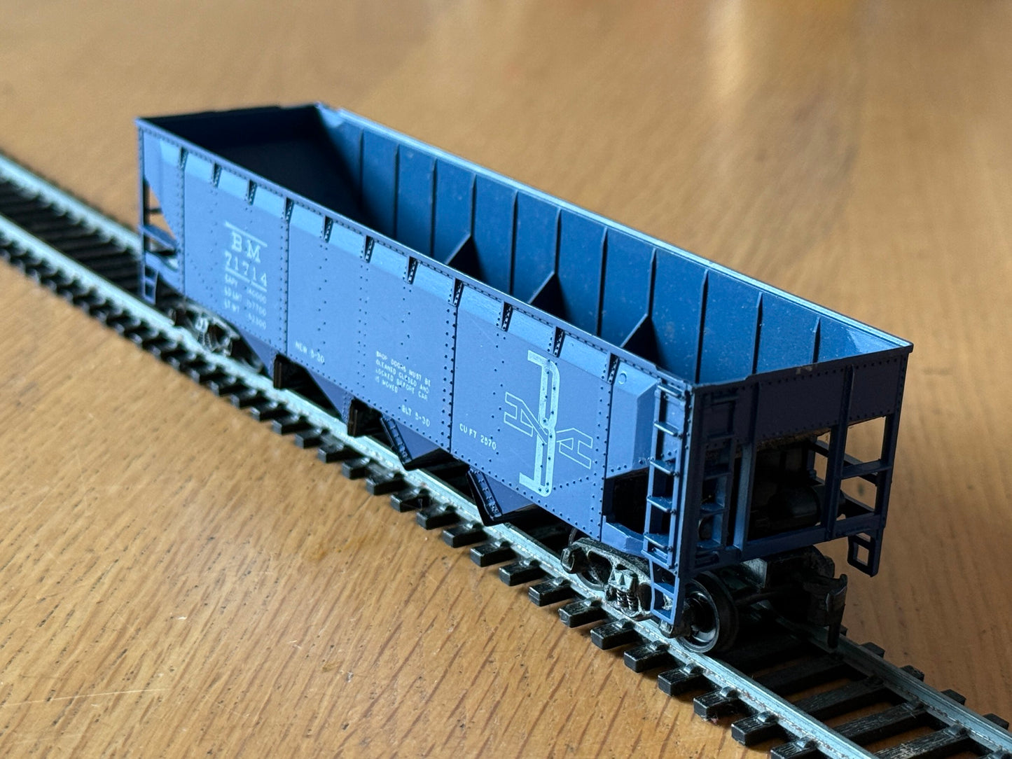 Roco or Athearn HO Scale - Boston & Maine BM 71714 Hopper