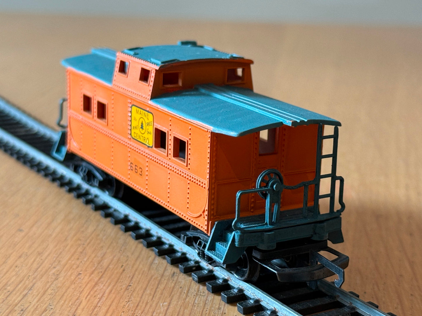 HO Scale - Maine Central 63 Caboose