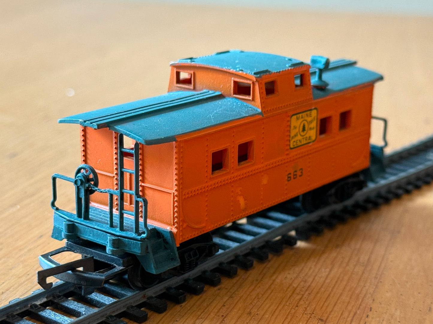HO Scale - Maine Central 63 Caboose