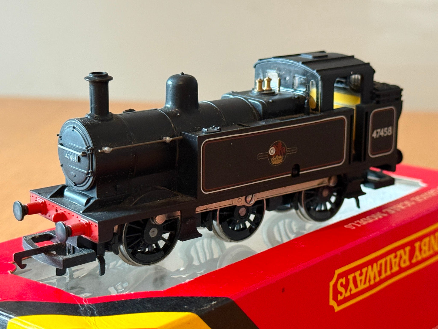 Hornby OO Gauge R058 - BR Lined 0-6-0 Locomotive 47458 VGC Runs