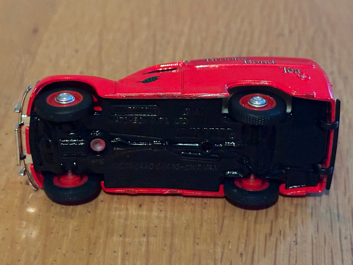 Matchbox - The Dinky Collection DY15. Brooke Bond Austin A40 Van.
