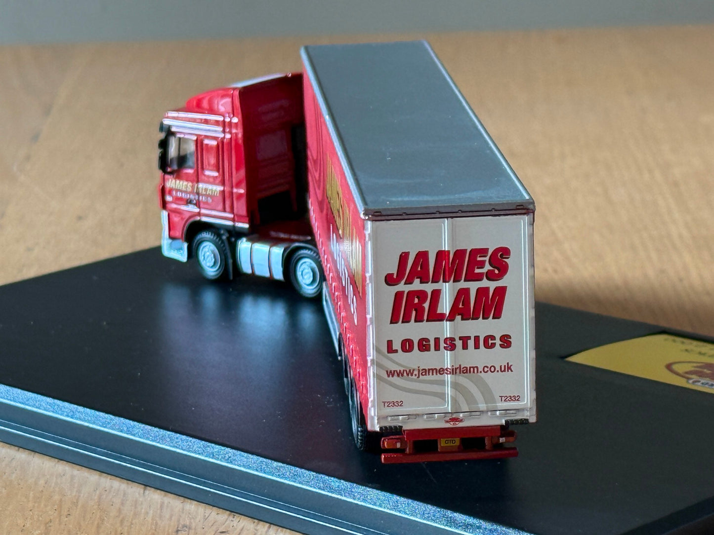 Oxford Diecast Haulage DAF01CS - James Irlam DAF XF105 Articulated Curtainsider
