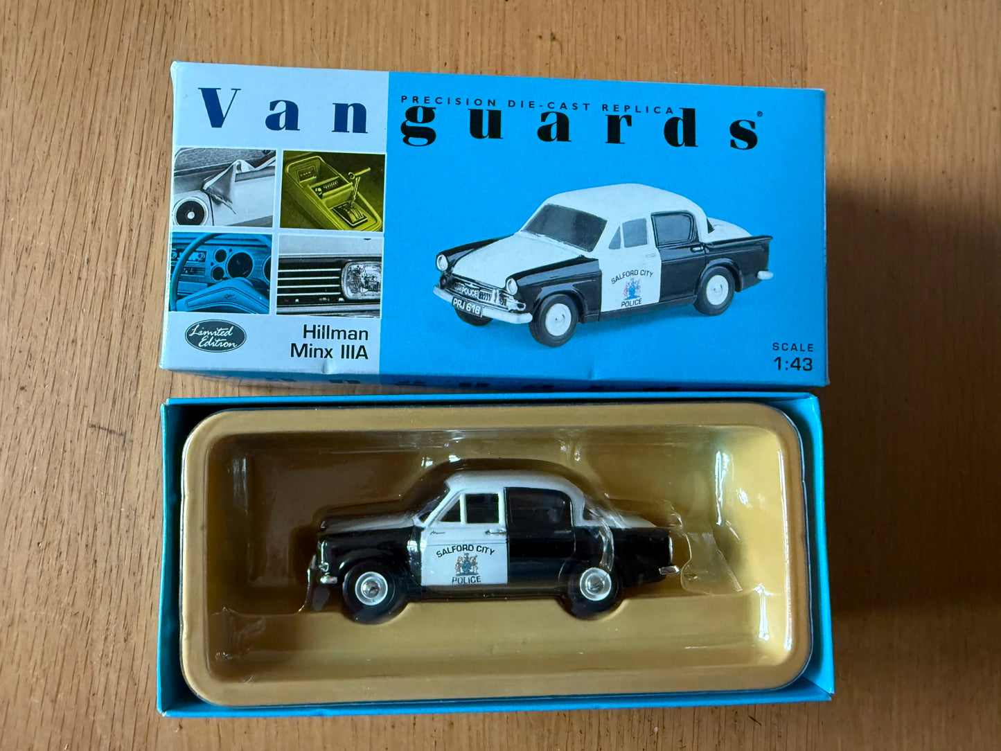 Lledo Vanguards 1:43 VA06801 Hillman Minx IIIA - Salford City Police