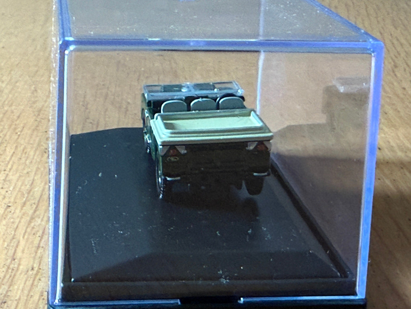 Oxford Diecast Land Rover 80 inch Flat Back - 1:76 OO Gauge