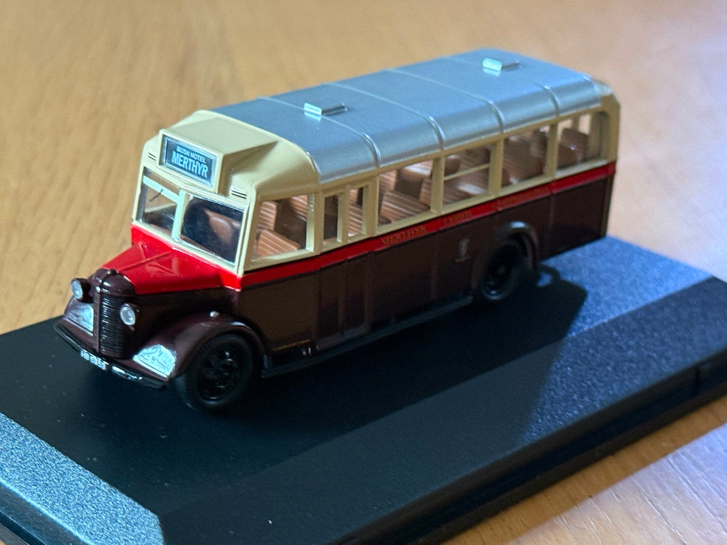 Oxford Diecast 76OWB005 - Bedford OWB Merthyr Tydfil Corp - 1:76 OO Gauge