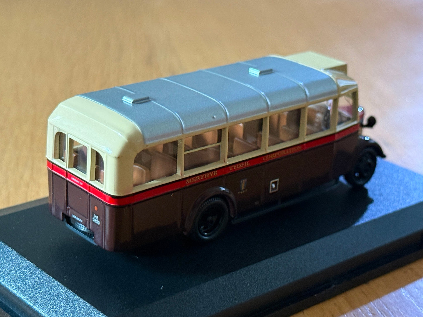 Oxford Diecast 76OWB005 - Bedford OWB Merthyr Tydfil Corp - 1:76 OO Gauge