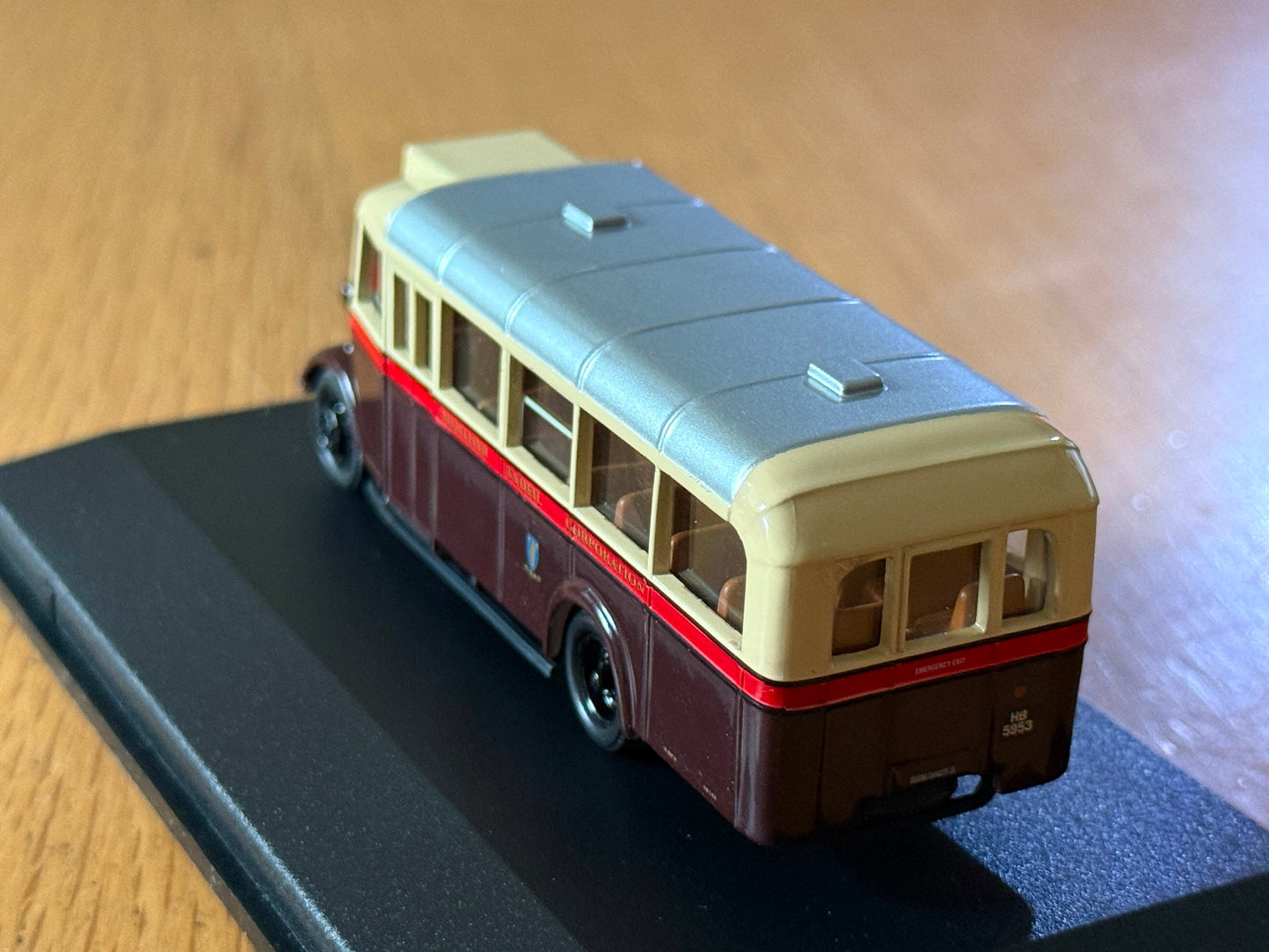 Oxford Diecast 76OWB005 - Bedford OWB Merthyr Tydfil Corp - 1:76 OO Gauge