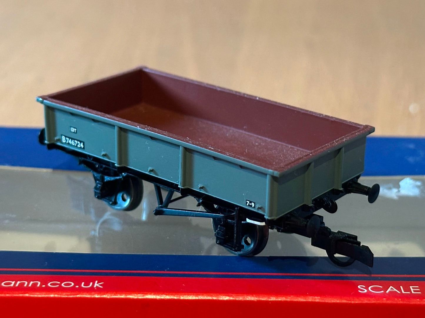 Bachmann 37-354A OO Gauge 13 t steel sand tippler wagon B746724 BR grey Preowned
