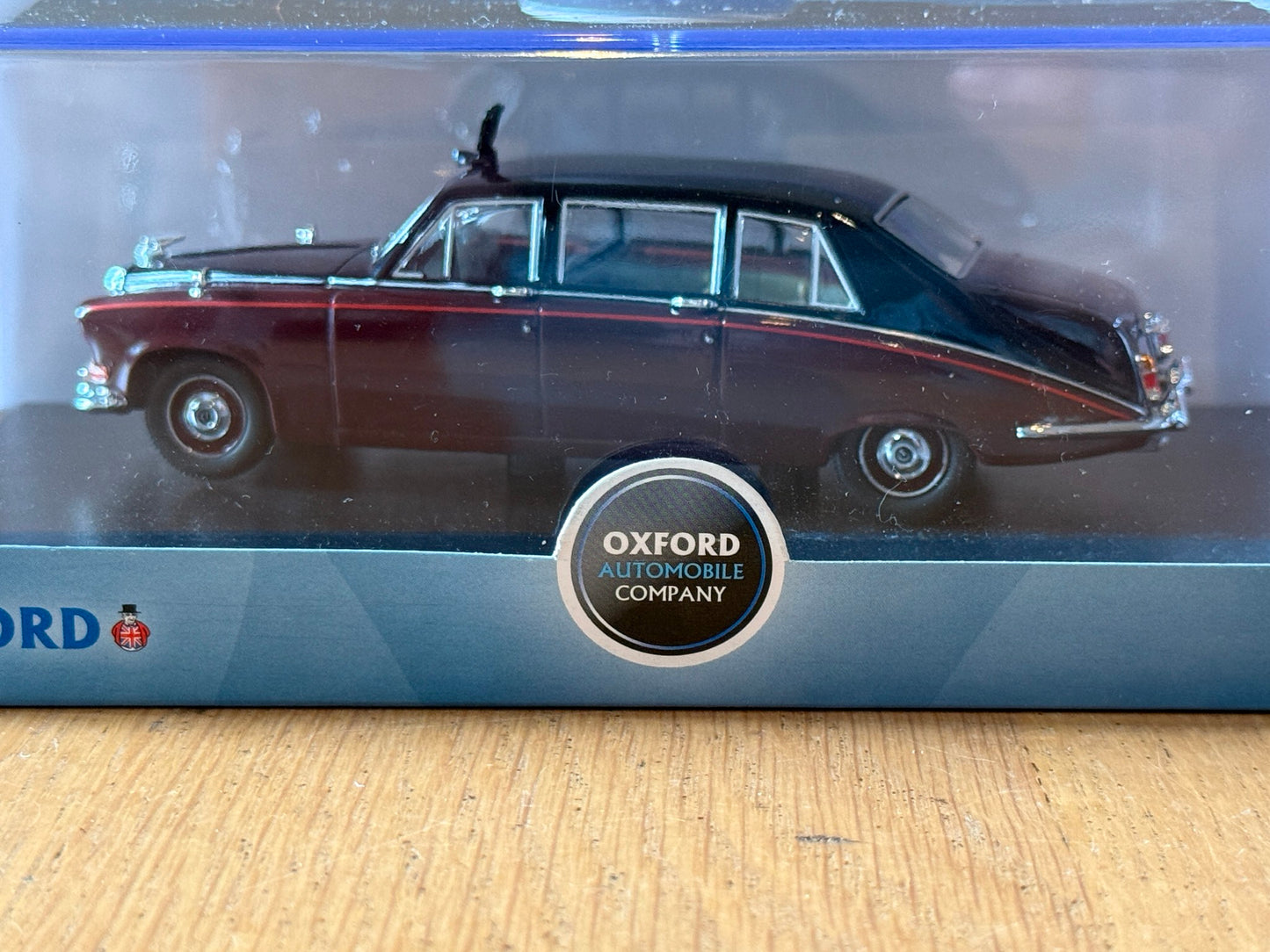 Oxford Diecast DS004 Queen Mother's Daimler DS420 Limosine -1:43 Scale BNIB