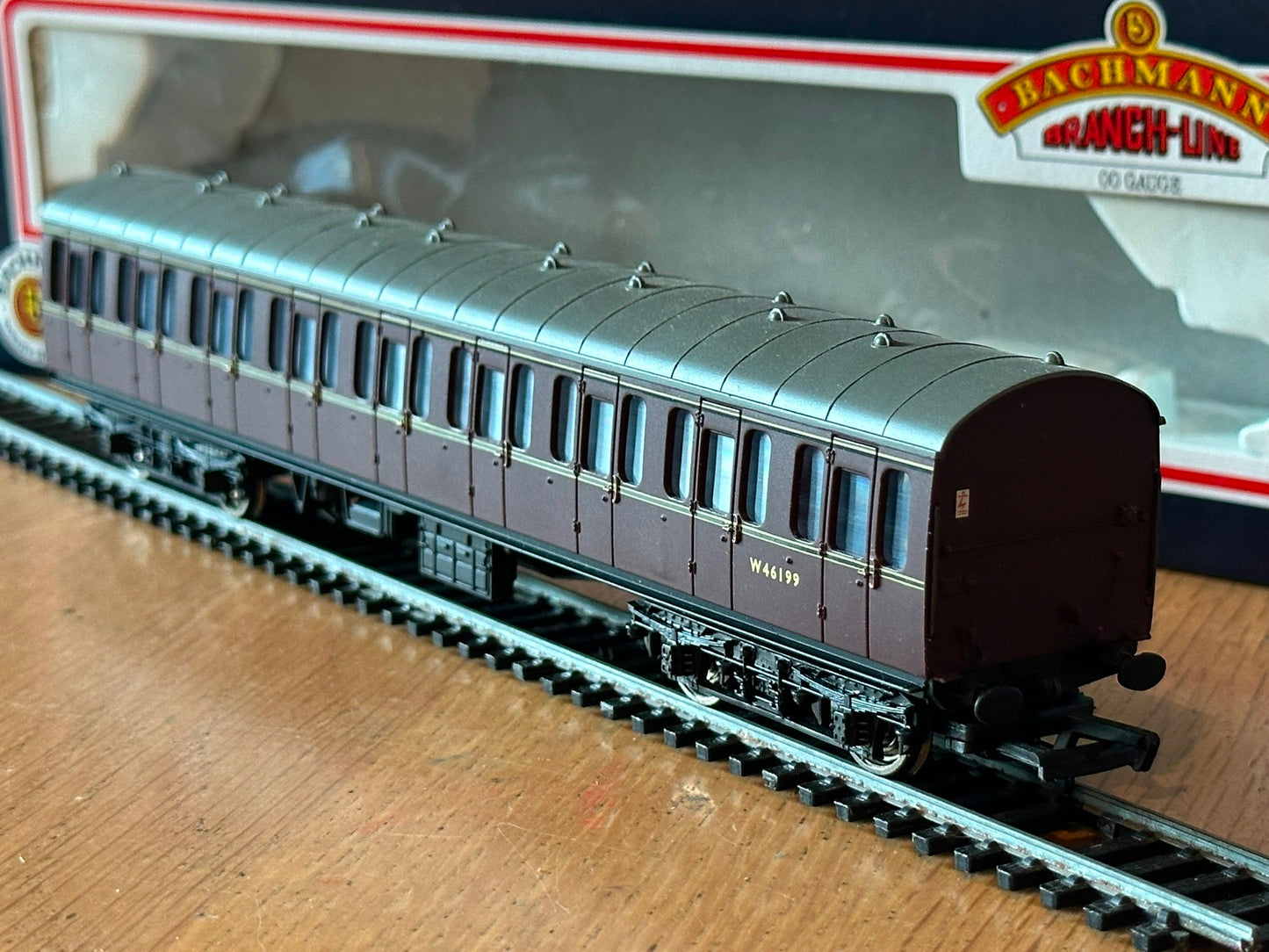 Bachmann Branchline 34-604 BR Standard Mk1 57ft suburban 2nd coach W46199