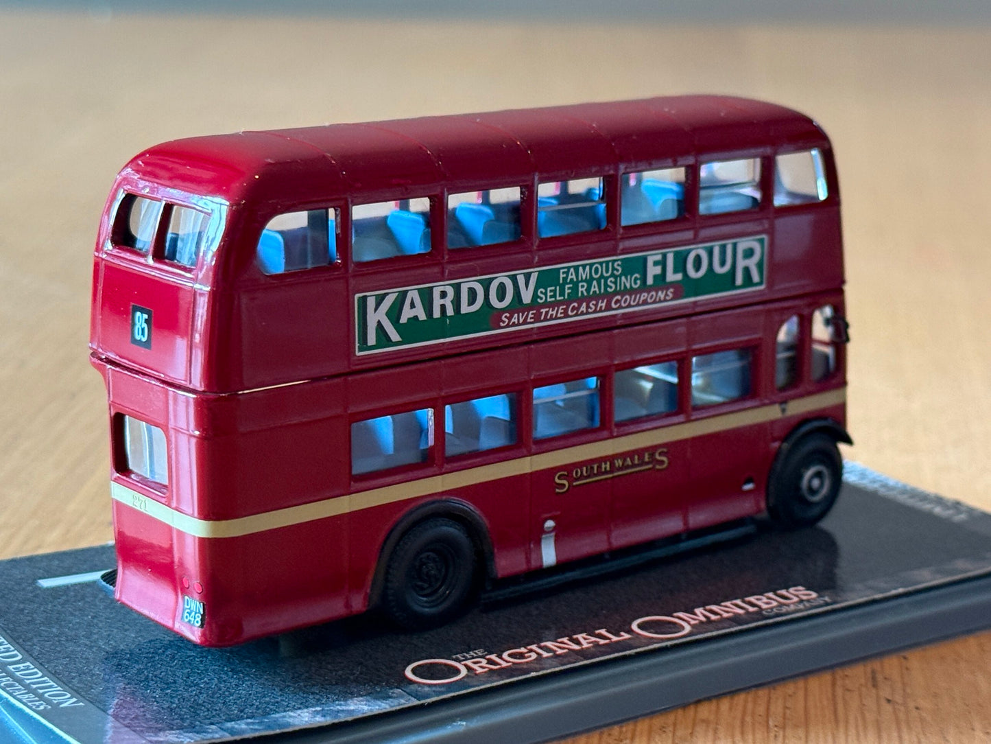 Original Omnibus OM40401 AEC Regent/Weymann South Wales Transport - cracked box