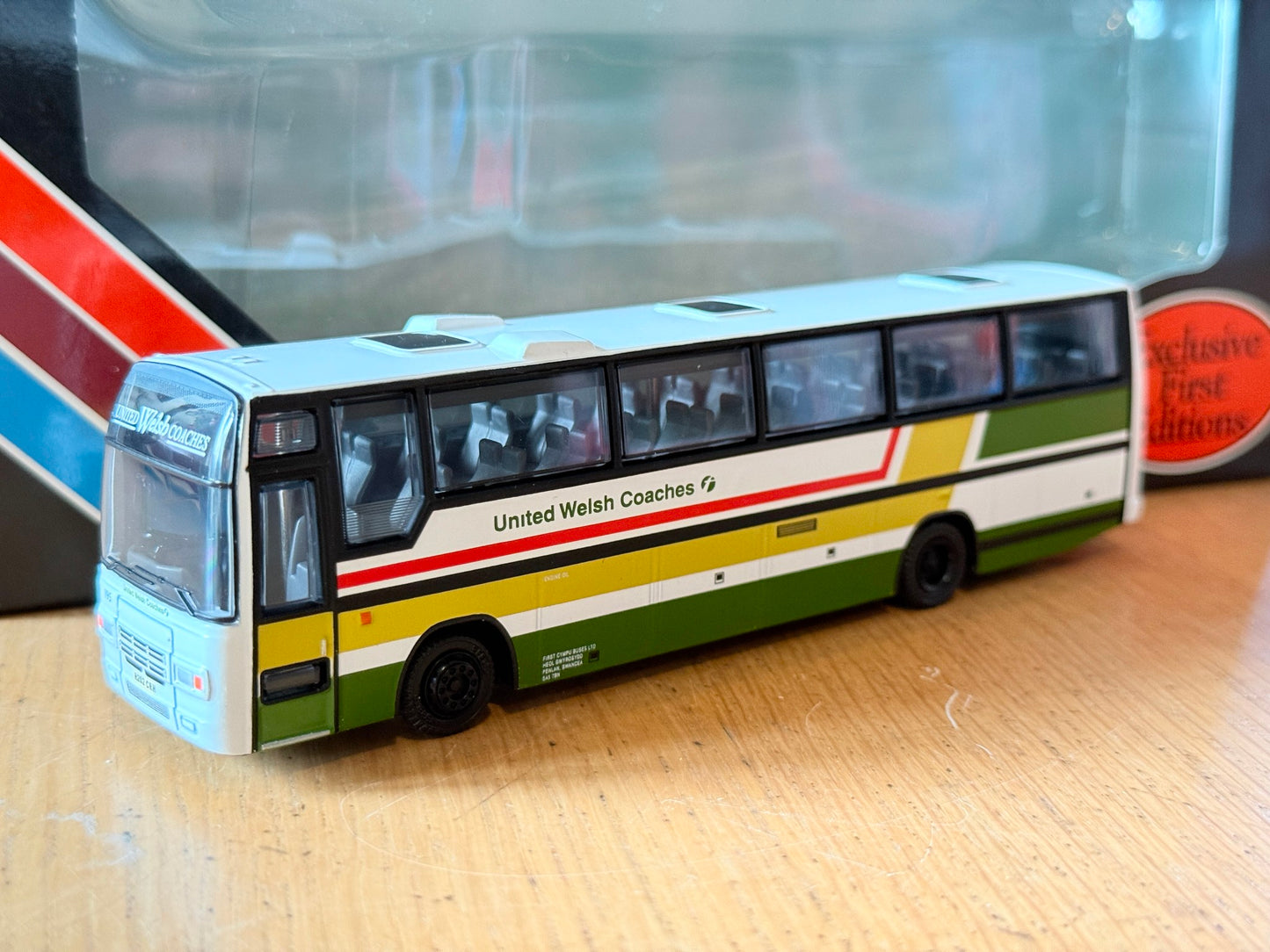 EFE 26701 - 1:76 Plaxton Paramount 3500 (Closed Back) - United Welsh Coaches