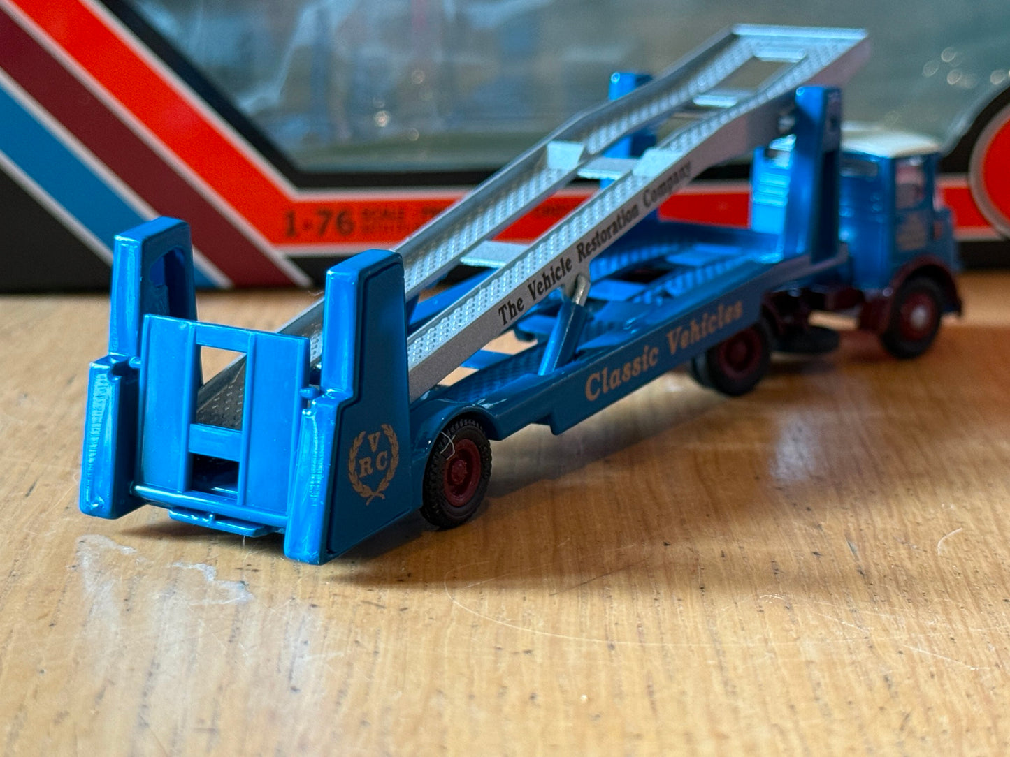 EFE 13002 - 1:76 OO Gauge Atkinson Car Transporter 'Classic Restorations'