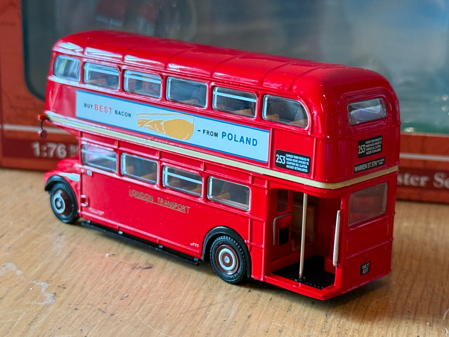 EFE 1:76 OO Gauge 31501 - RM Rotemaster Bus - London Transport. Route 253.
