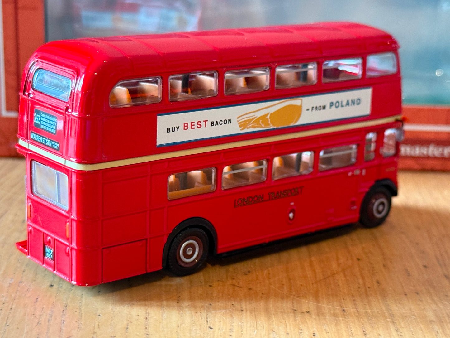 EFE 1:76 OO Gauge 31501 - RM Rotemaster Bus - London Transport. Route 253.