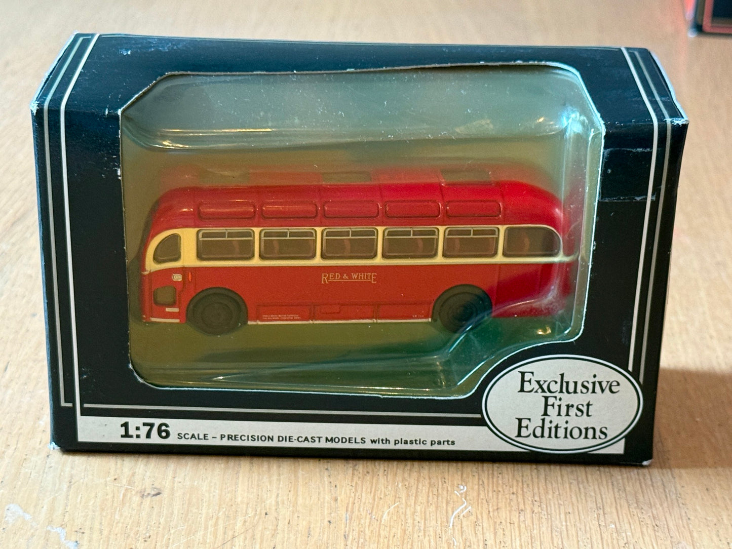 EFE 16214 - 1:76 Bristol MW ECW Coach - Red & White Motor Services - Newport