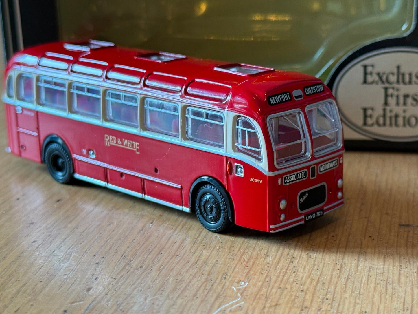 EFE 16214 - 1:76 Bristol MW ECW Coach - Red & White Motor Services - Newport