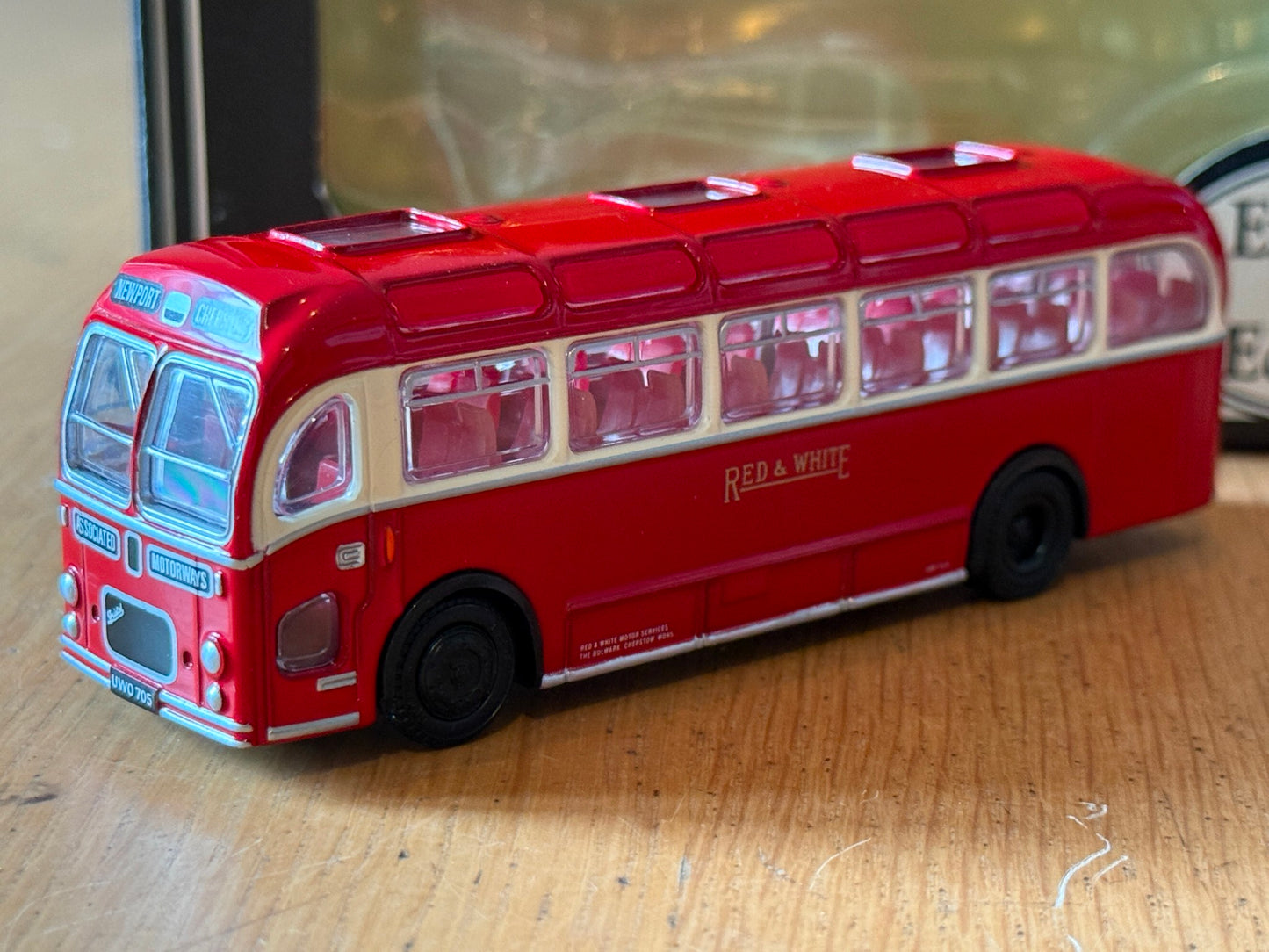 EFE 16214 - 1:76 Bristol MW ECW Coach - Red & White Motor Services - Newport