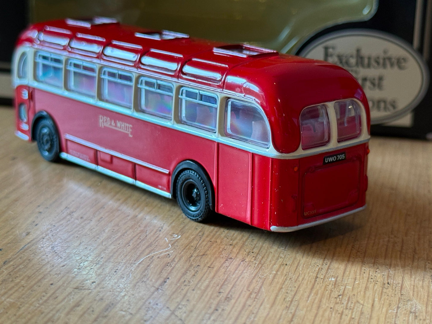 EFE 16214 - 1:76 Bristol MW ECW Coach - Red & White Motor Services - Newport