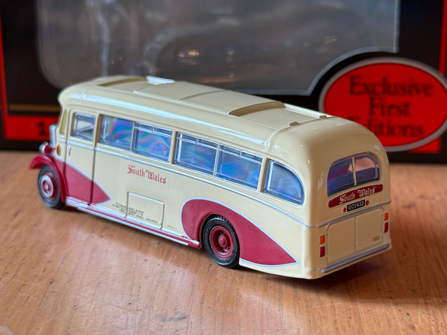 EFE 20703- 1:76 AEC Regal Windover Half Cab Coach - South Wales