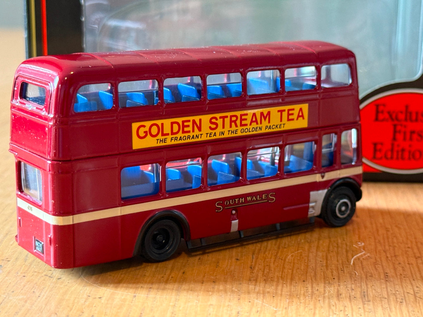 EFE 19704 - 1:76 AEC Regent V (Orion) - South Wales Transport