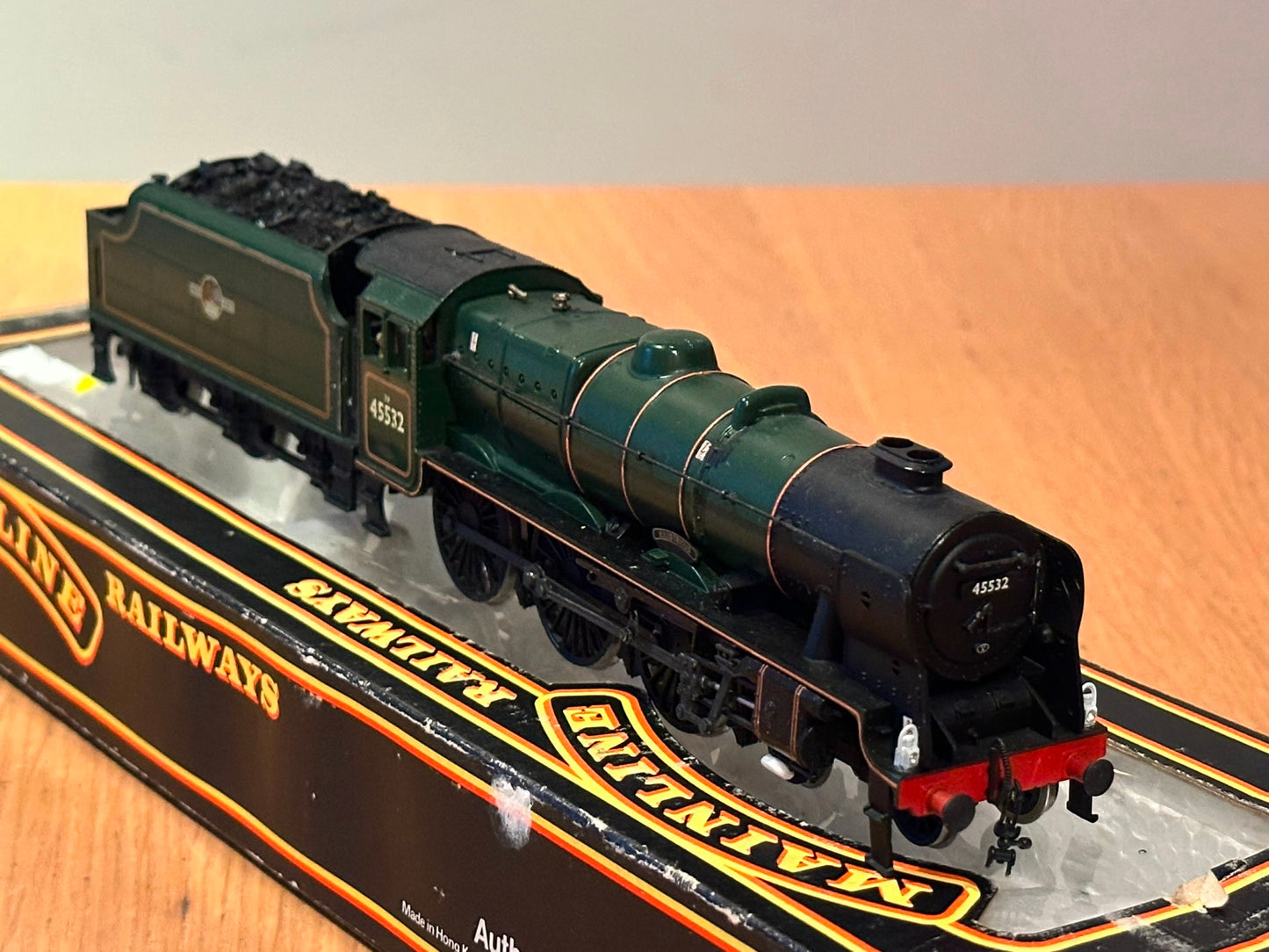 Mainline 37066 Class 7P Rebuilt Patriot 4-6-0 45532 'Illustrious'. Preowned
