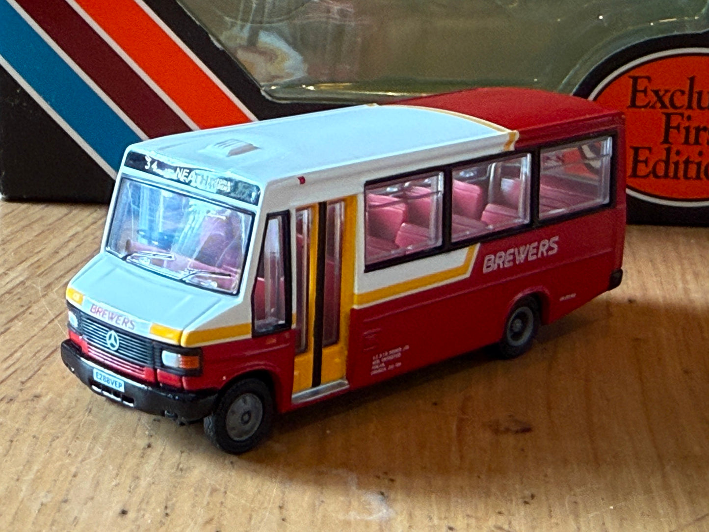 EFE 24901 - 1:76 Mercedes 709 Reeve Burgess Minibus - Brewers