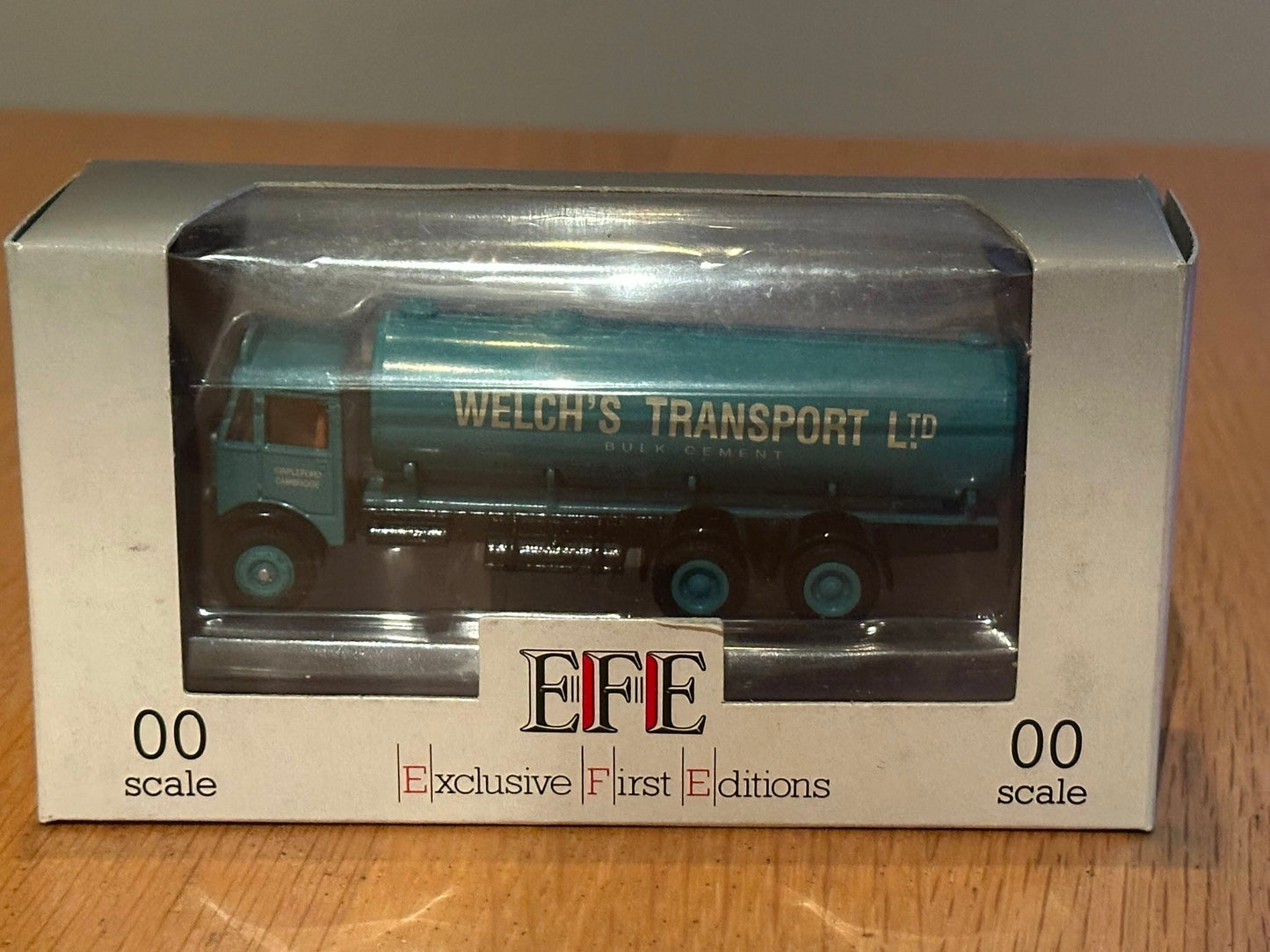 EFE OO Gauge AEC Mammoth 6-wheel Tanker - Welch's Transport 10905. Boxed.
