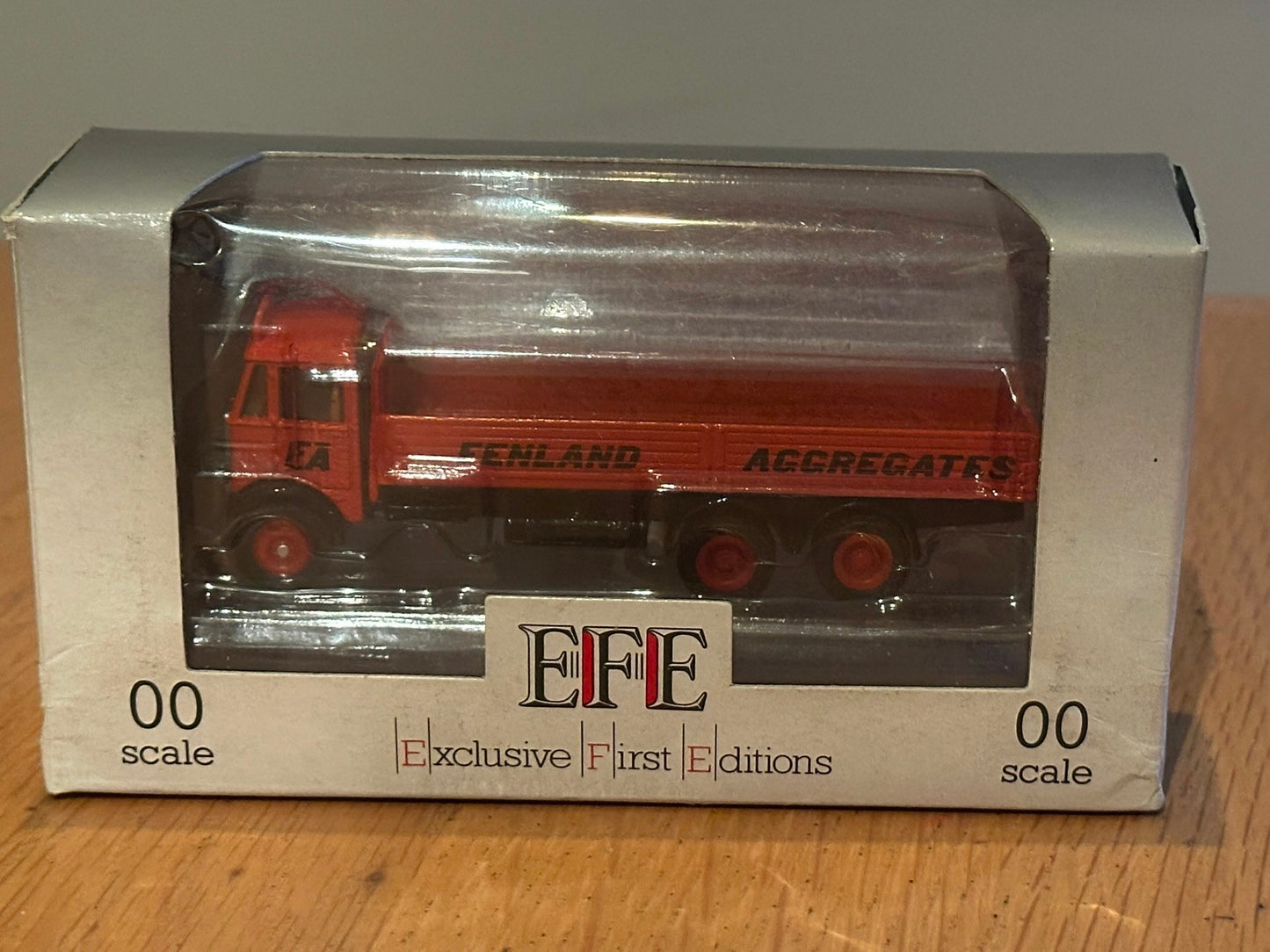 EFE OO Gauge AEC Mammoth 6-wheel Dropside Fenland Aggregates 10301. Boxed.