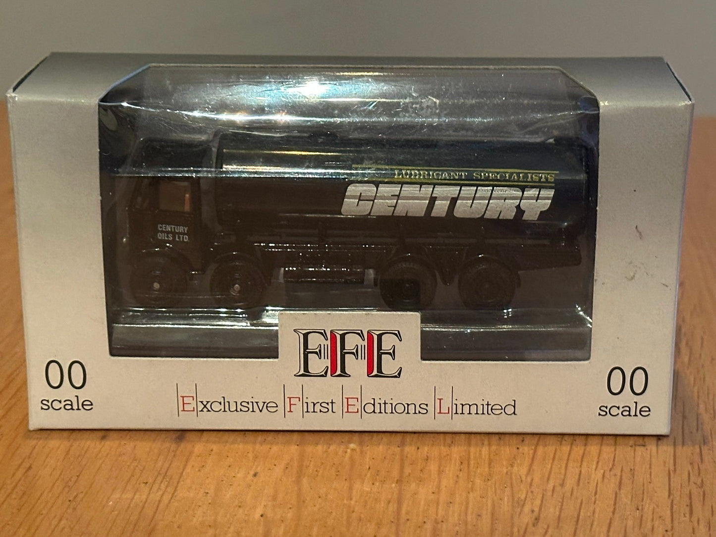 EFE OO Gauge AEC Mammoth 6-wheel Tanker - Century 10601. Boxed.