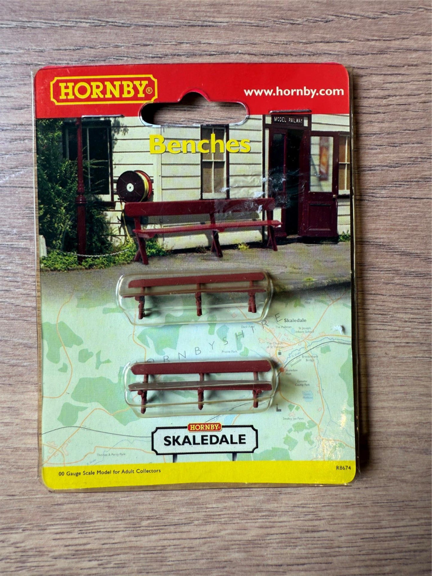 Hornby Skaledale OO Gauge - Benches BNIB