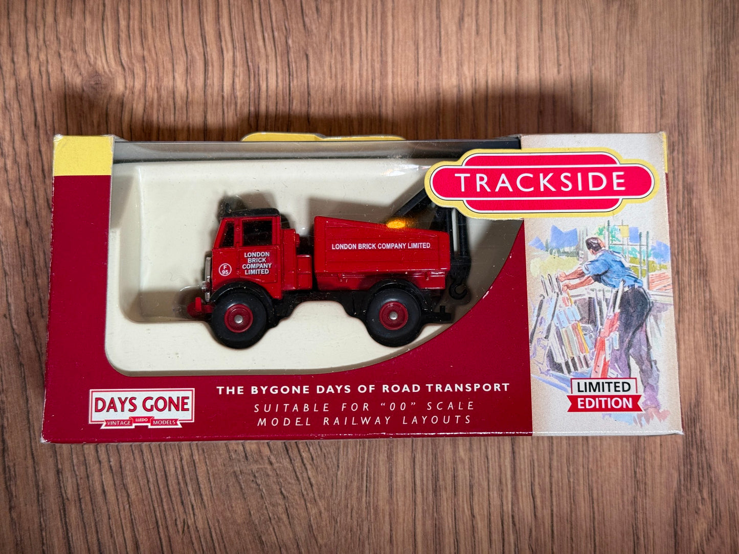 Lledo Trackside OO Gauge 1:76 DG114004 AEC Mammoth Ballast & Winch. BNIB