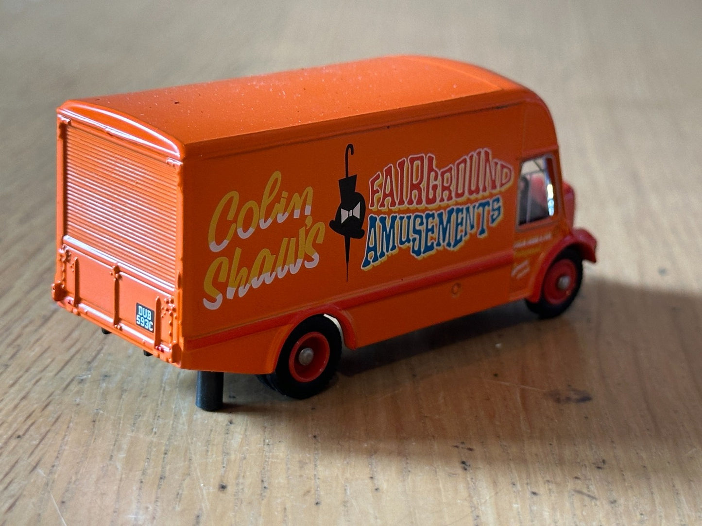 Atlas Editions OO Gauge - Austin "Noddy" Van - 'Colin Shaw's Amusements'
