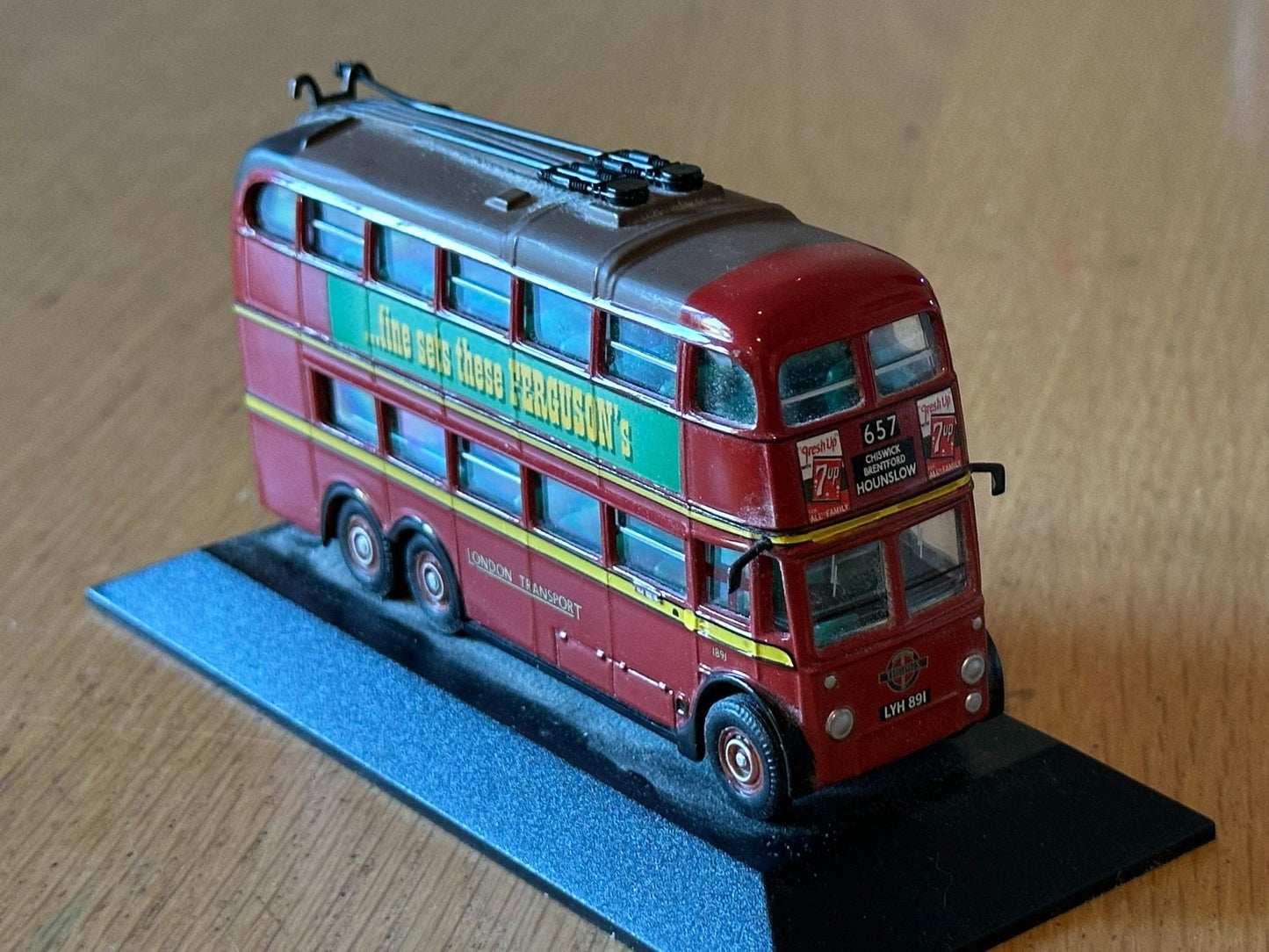 Atlas Great British Buses 1:76 3 Axle QI Trolleybus. No Box.