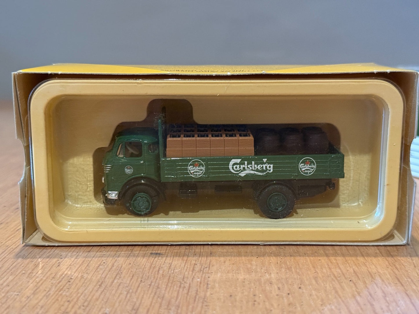 Corgi Vanguards 1:64 Commer Dropside