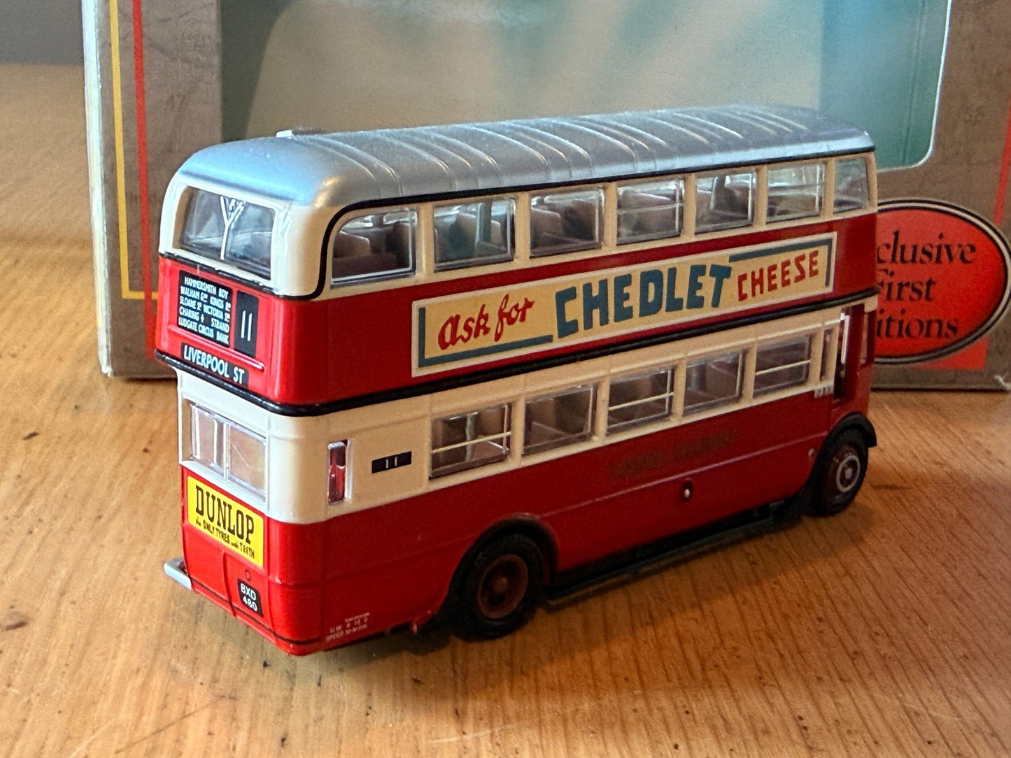 EFE OO Gauge 1:76 27701 - London Transport AEC STL Class Bus