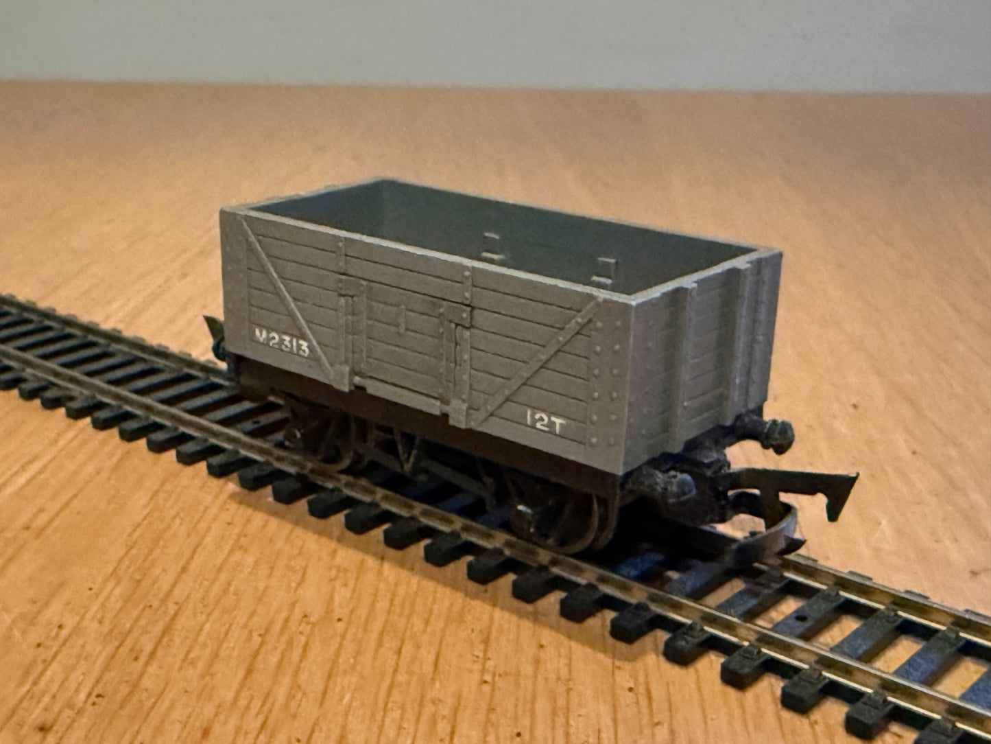 Hornby R112 OO Gauge Wagon 7 plank open wagon M2313
