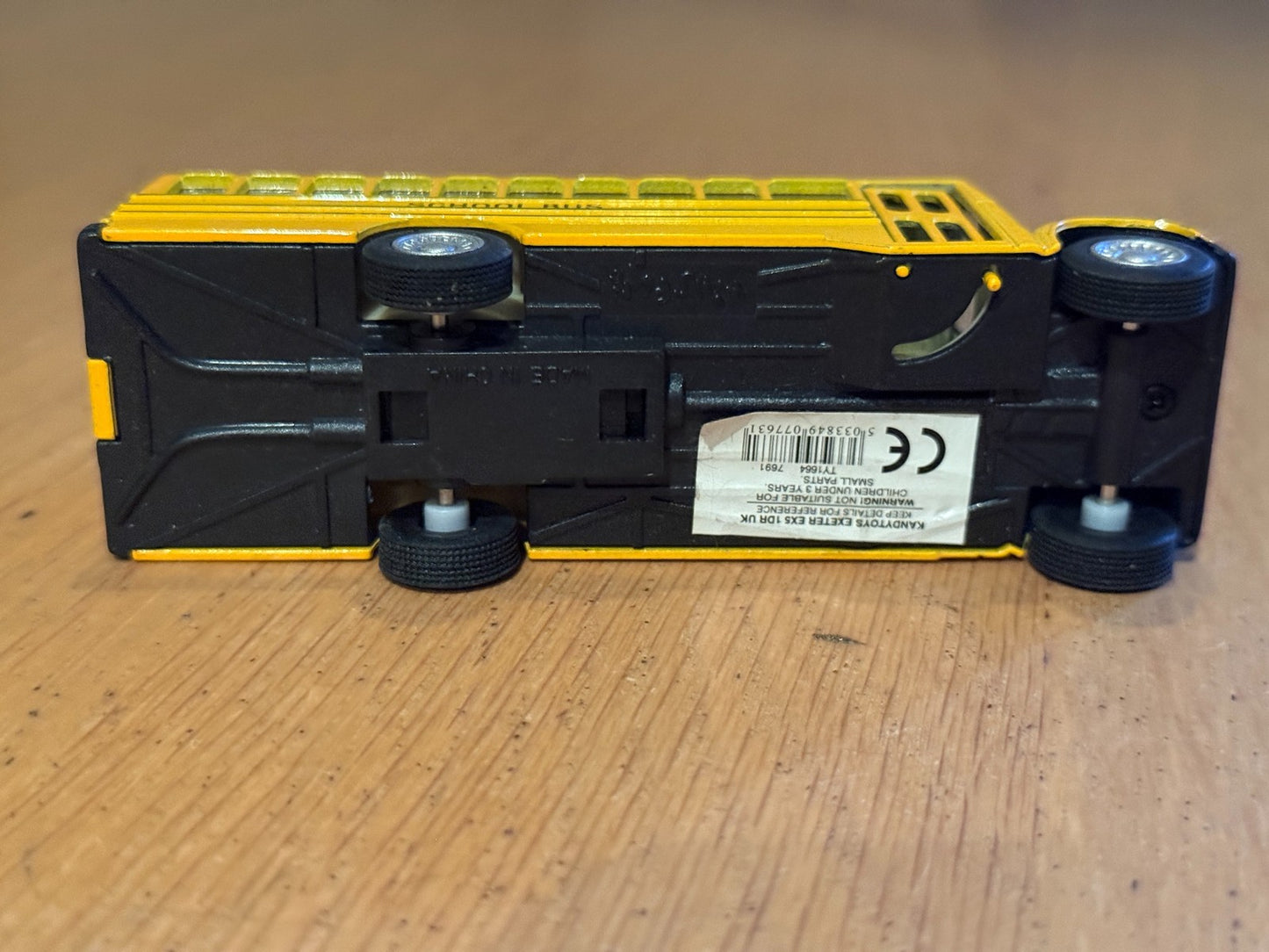 Kinsfun Diecast Pull Back American School Bus (12.5cm)
