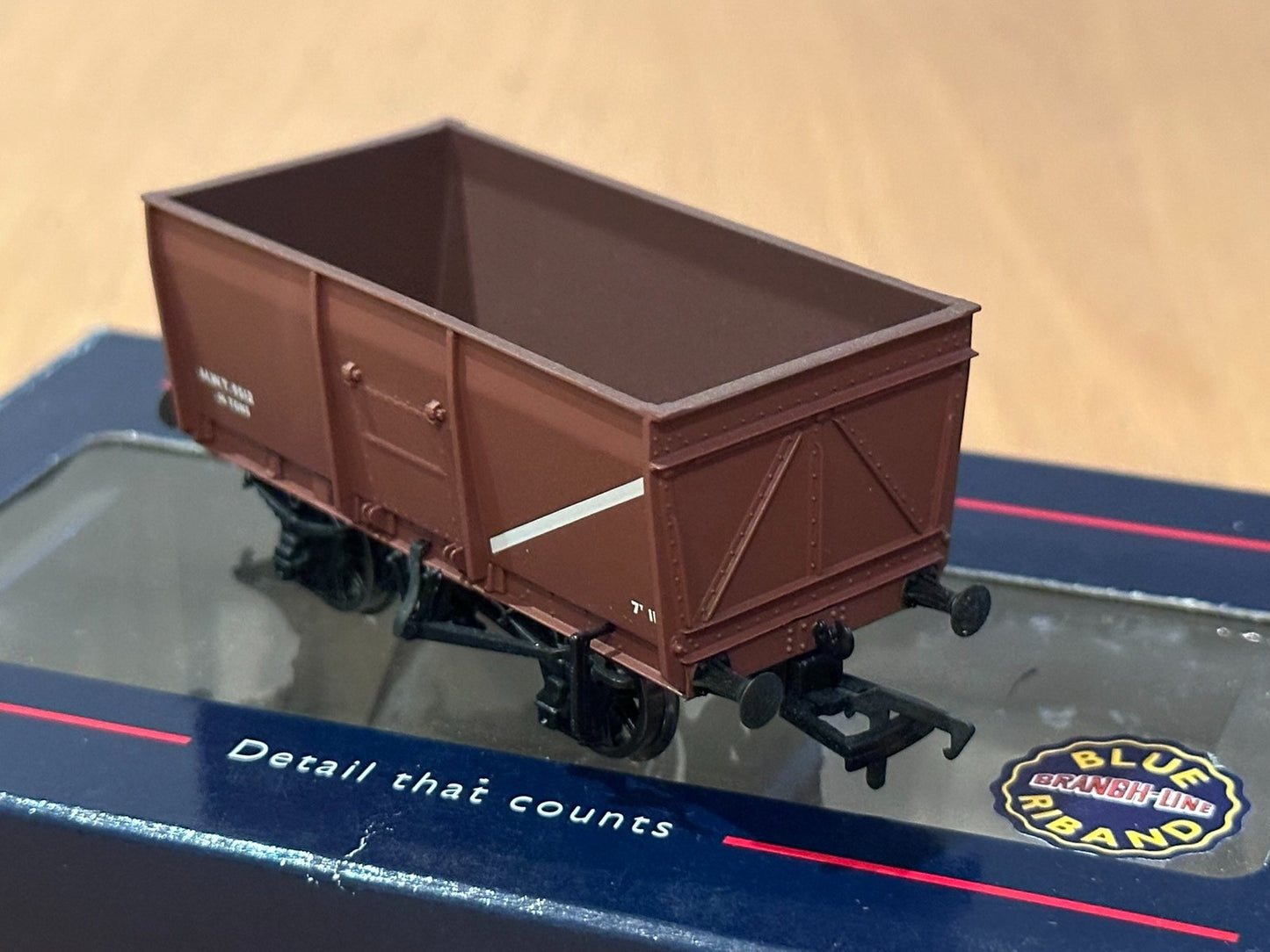 Bachmann Branchline 37-451A OO Gauge16 Ton Slope Sided Mineral Wagon.