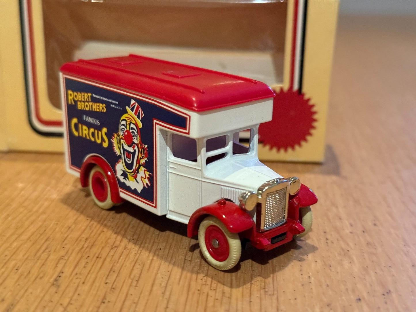 Lledo Diecast LP16073. Dennis Parcels Van, Robert Brothers Circus