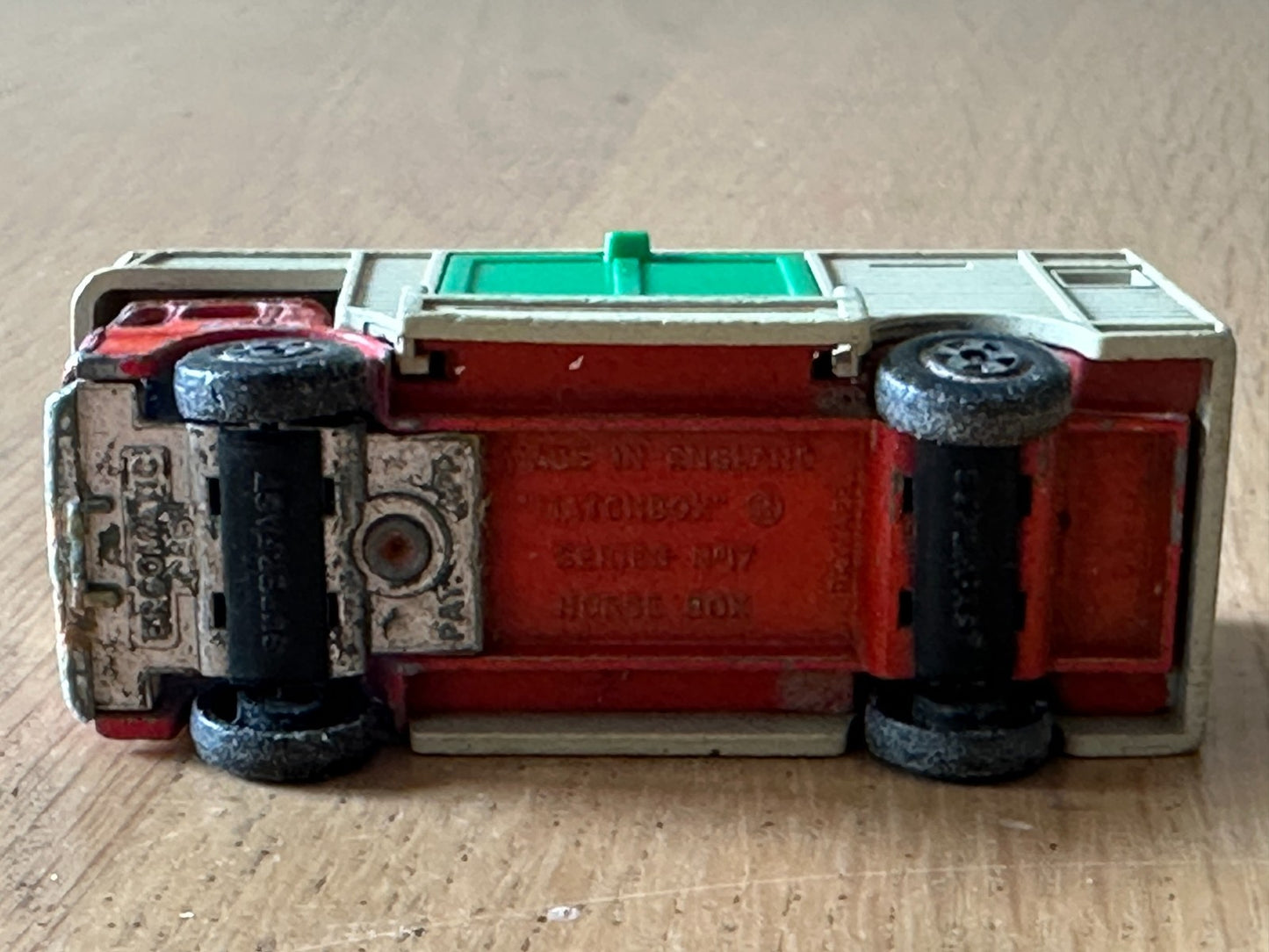 Matchbox Diecast Horsebox No. 17