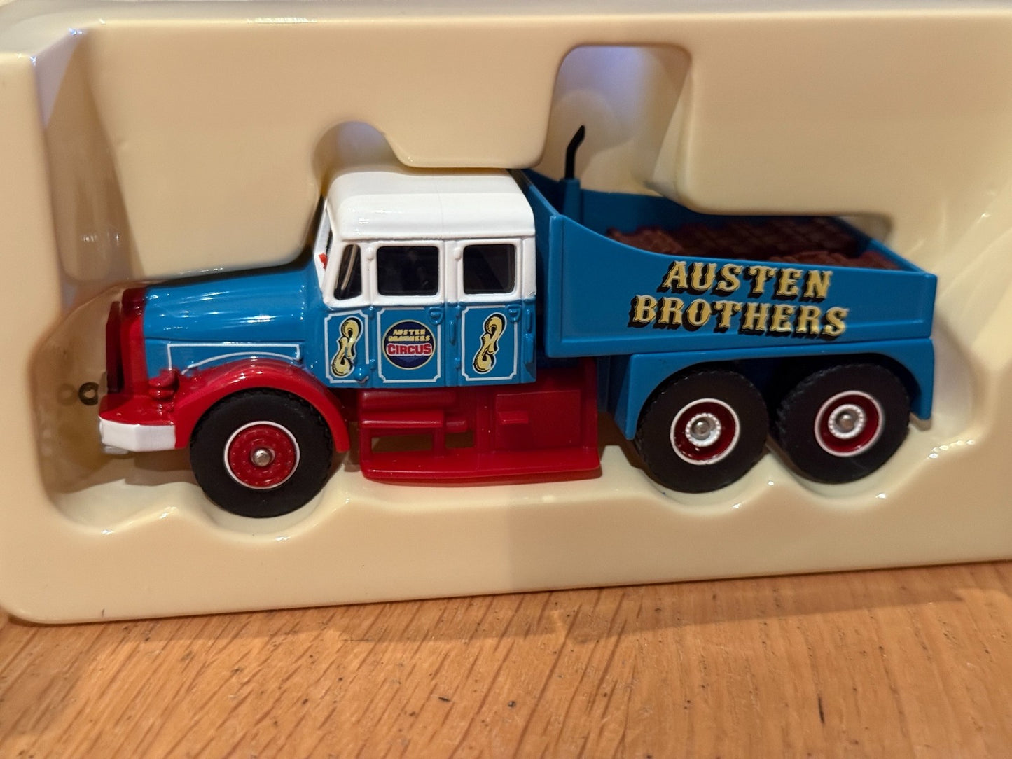 Trackside OO Gauge 1:76 DG198005 Scammel Contractor - Austen Brothers. BNIB