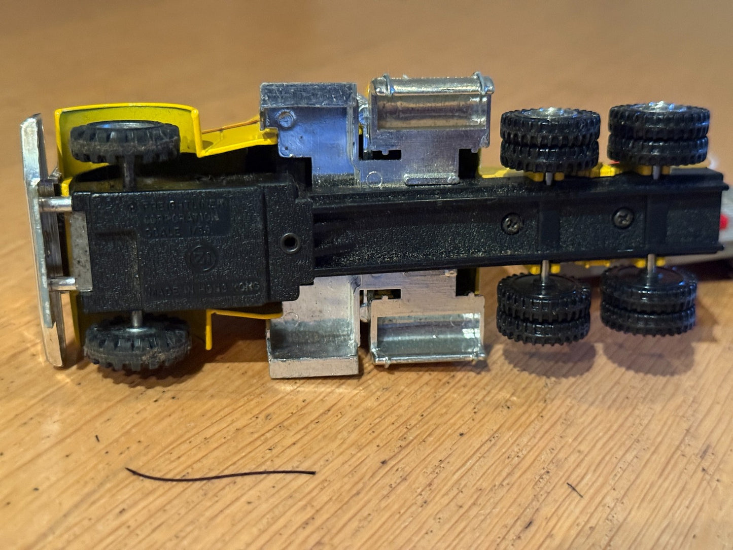 Zee Toys Diecast Freightliner Flatbed Semi Truck - 1982