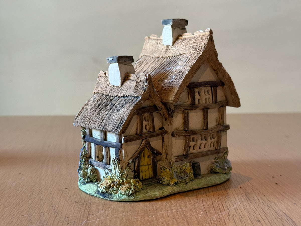 Academy/David Winter or similar - Thatched Cottage
